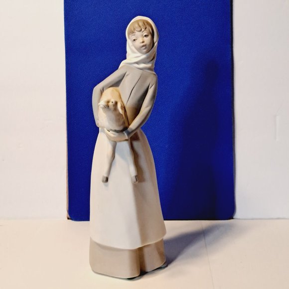 Vintage Lladro Girl With Sheep or Lamb Matte Finish 11"tall